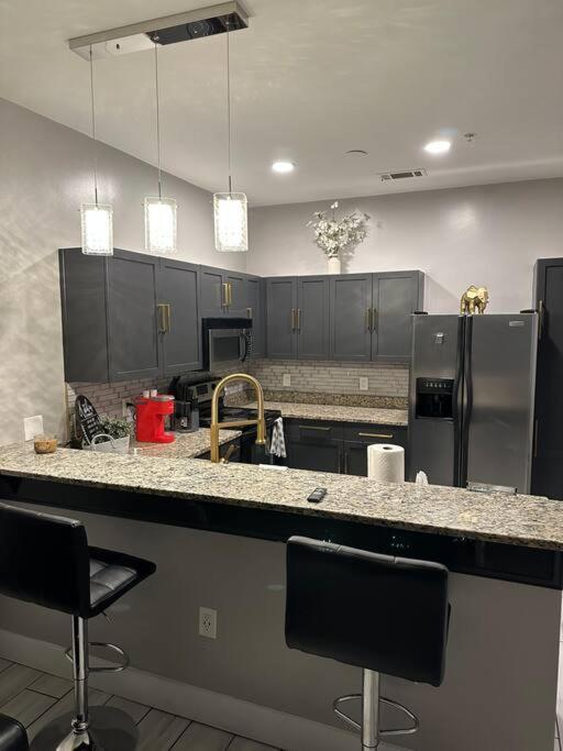 Apartment Welcome To The Auc Modern Unit *